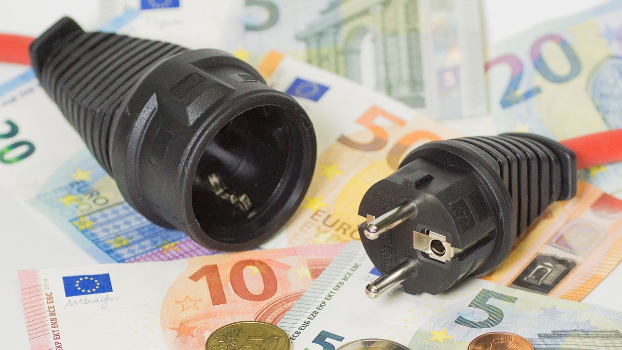 electricity-7600360_1280